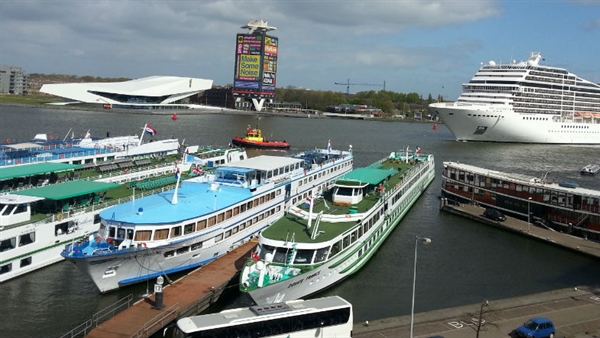 Amsterdam and IJmuiden to welcome high cruise numbers in 2015
